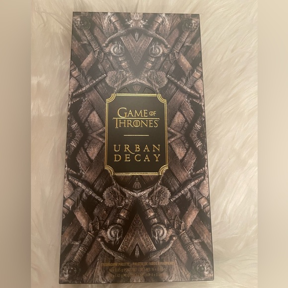 ⚔️ Awesome NWT Game Of Thrones Urban Decay 20 Shade Eyeshadow Pallet ⚔️ - Picture 2 of 13